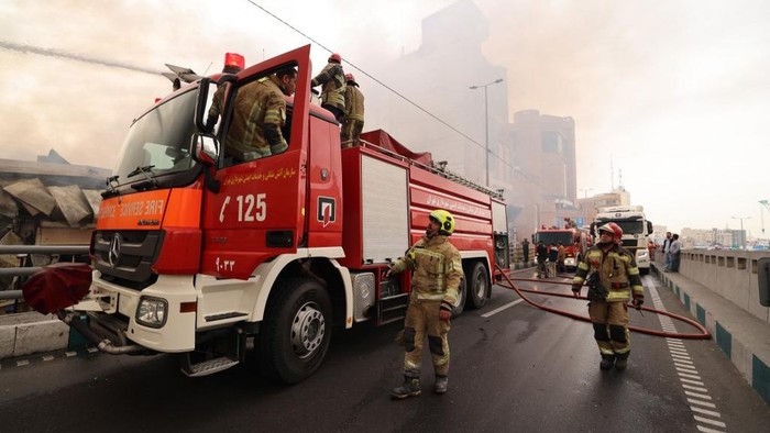 Barak Militer Iran Dilanda Kebakaran, Tak Ada Korban Luka