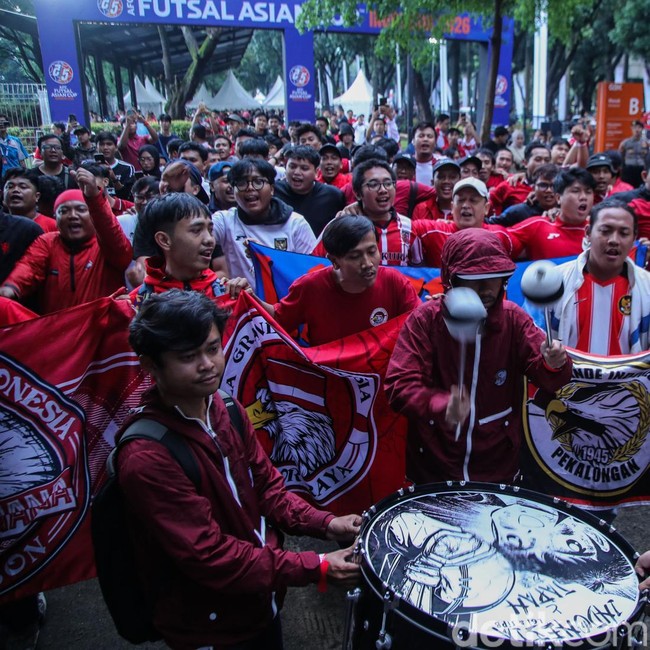 Lautan Merah di Indonesia Arena, Suporter Timnas Futsal Siap Kawal Indonesia di Final
