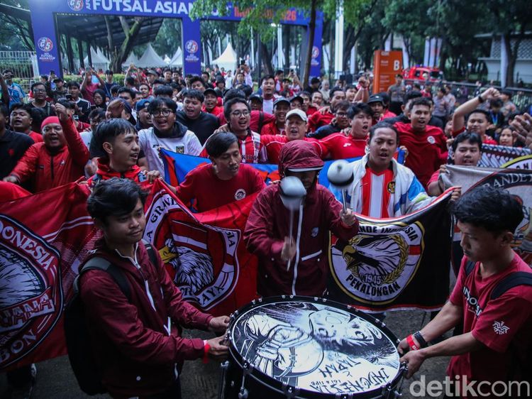 Lautan Merah di Indonesia Arena, Suporter Timnas Futsal Siap Kawal Indonesia di Final
