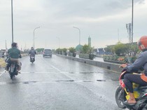 Banyak Lubang di Flyover Ciputat Bikin Pemotor Jatuh, Begini Kondisinya