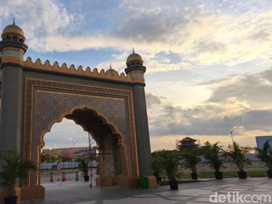 Kegiatan Ramadan di Masjid Al Ikhlas PIK, Tarawih hingga Bazar UMKM
