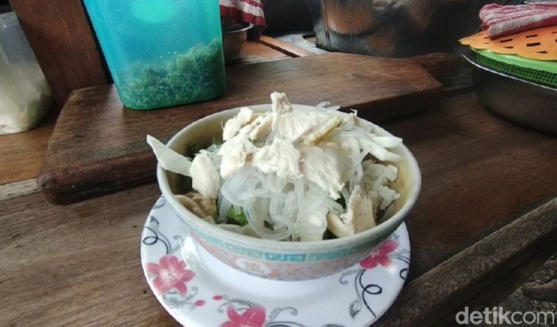 Menikmati soto mangkuk mini yang harganya cuma Rp 6 ribu di Nganjuk