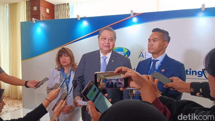 Airlangga Minta Bank Jelaskan ke Moodys Usai Rating Dipangkas