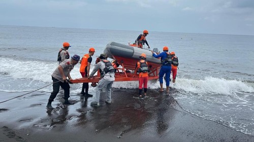 Tim SAR gabungan mencari nelayan hilang di perairan Bunutan, Kecamatan Abang, Karangasem, Sabtu (7/2/2026). (Dok. Basarnas Bali)
