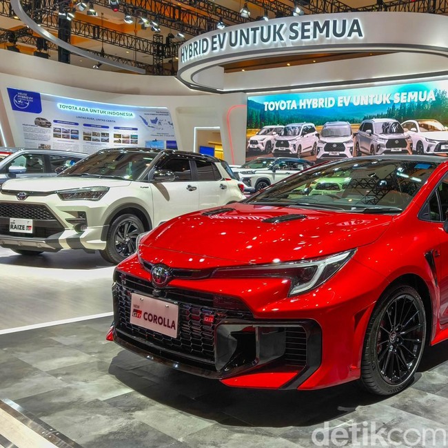 Potret Toyota New GR Corolla Terbaru dengan Opsi Transmisi Otomatis