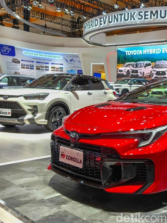 Potret Toyota New GR Corolla Terbaru dengan Opsi Transmisi Otomatis