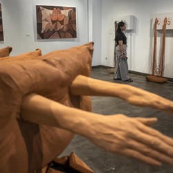 Pameran OpenOven, Loranita Theo Angkat Isu Keterbukaan Lewat Karya 3 Dimensi