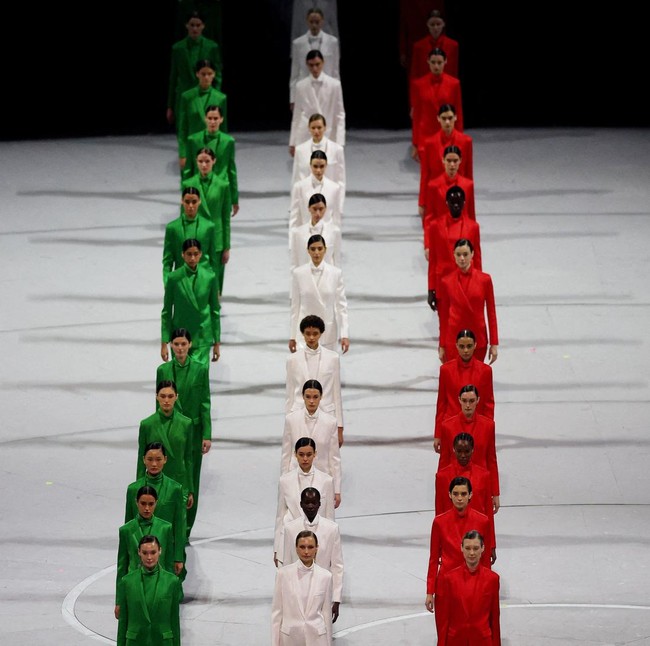 Foto: Penghormatan Bagi Giorgio Armani di Pembukaan Olimpiade Musim Dingin 2026