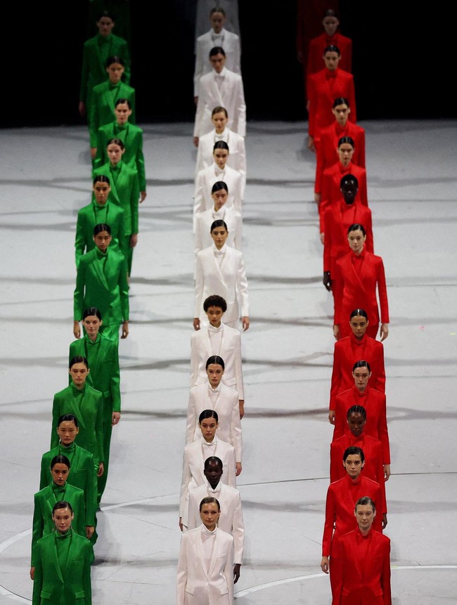 Foto: Penghormatan Bagi Giorgio Armani di Pembukaan Olimpiade Musim Dingin 2026