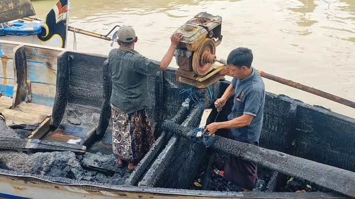 Perahu-perahu di Pelabuhan Pasuruan Ternyata Dibakar Pakai Molotov