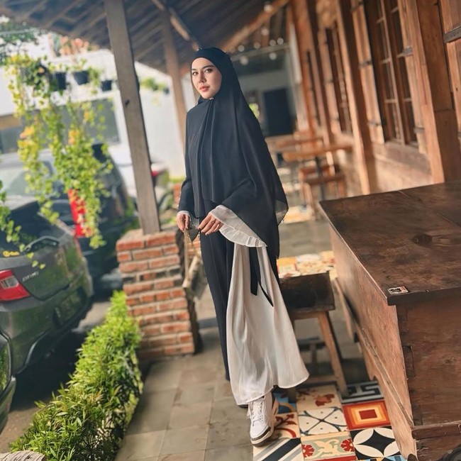 Respons Ratu Rizky Nabila Dirujak Gegara Dipoligami Pesulap Merah