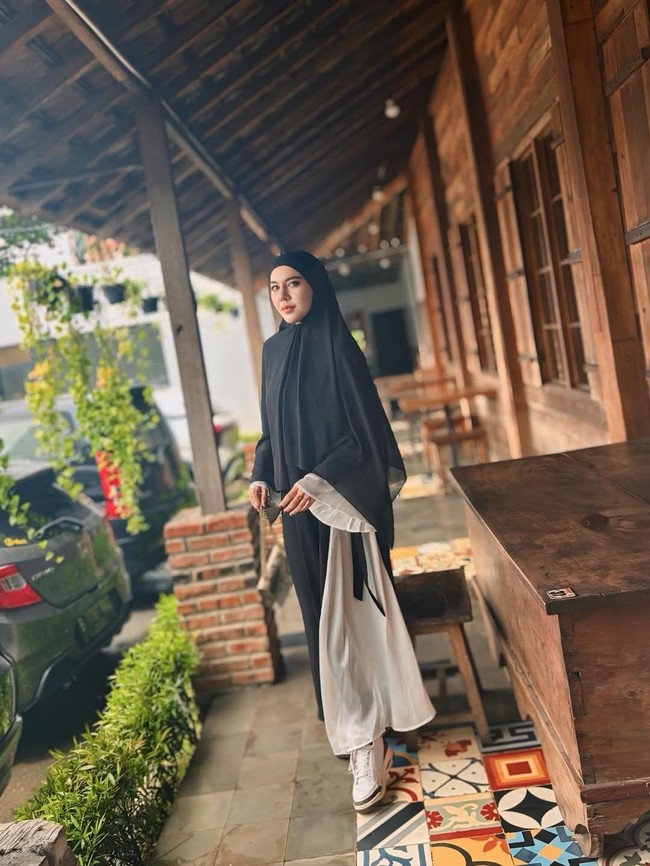 Respons Ratu Rizky Nabila Dirujak Gegara Dipoligami Pesulap Merah