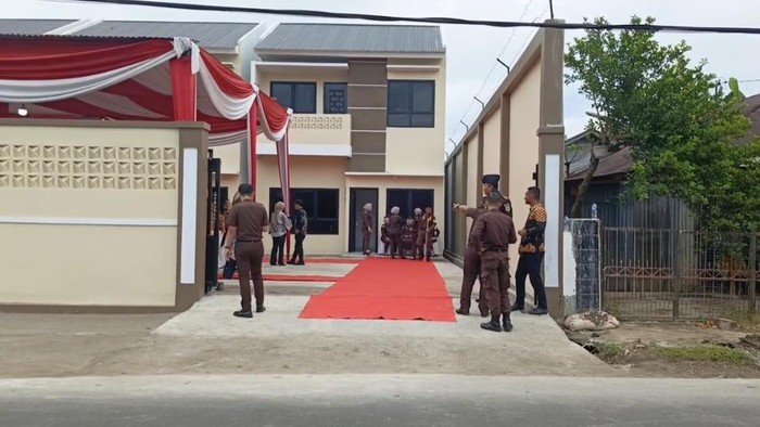 Baru Diresmikan, Tanah Rumah Dinas Kejari Lubuklinggau Diklaim Warga