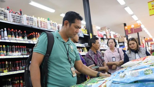 Sidak Satgas Pangan Polda Bali di salah satu retail di Denpasar, Sabtu (7/2/2026).