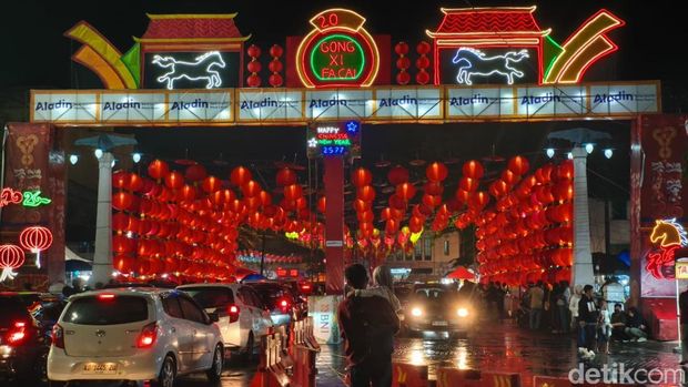 Suasana Festival Lampion di Jalan Jendral Sudirman, Kota Solo, Sabtu (7/2/2026). Suasana Festival Lampion di Jalan Jendral Sudirman, Kota Solo, Sabtu (7/2/2026).