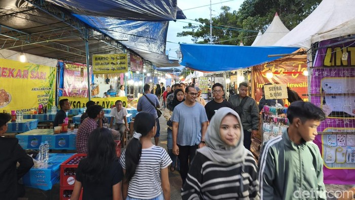 Suasana Festival Pasar Rakyat Dugderan Kota Semarang 2026, Sabtu (7/2/2026).