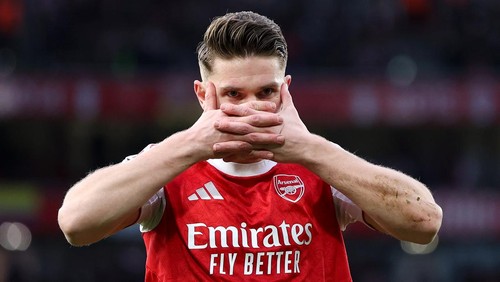 LONDON, ENGLAND - FEBRUARY 07: Viktor Gyoekeres of Arsenal celebrates scoring his teams second goal during the Premier League match between Arsenal and Sunderland at Emirates Stadium on February 07, 2026 in London, England. (Photo by Justin Setterfield/Getty Images)