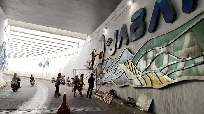 Kata Sekda Jabar soal Wajah RK di Underpass Depok Dicopot
