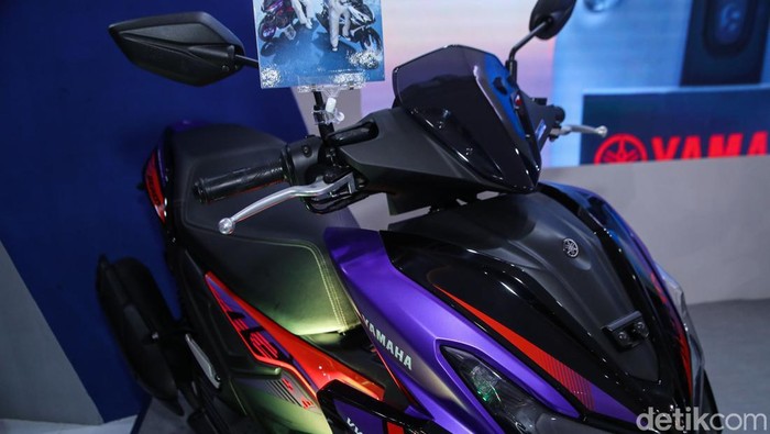 PT Yamaha Indonesia Motor Manufacturing (YIMM) resmi menghadirkan Yamaha Aerox Alpha dengan pilihan warna dan grafis baru di ajang Indonesia International Motor Show (IIMS) 2026 yang berlangsung di JIExpo Kemayoran, Jakarta. Peluncuran ini bertujuan memberi opsi tampilan segar bagi konsumen tanpa mengubah konfigurasi mesin atau fitur utama skutik tersebut.