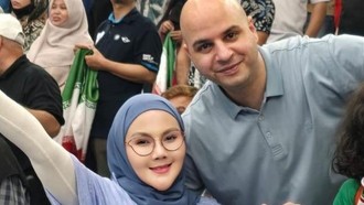 Momen Intim Ade Fitrie Kirana Puasa Perdana Ada Suami