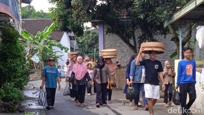 Merawat Sadranan Tenongan di Glagahwangi Klaten