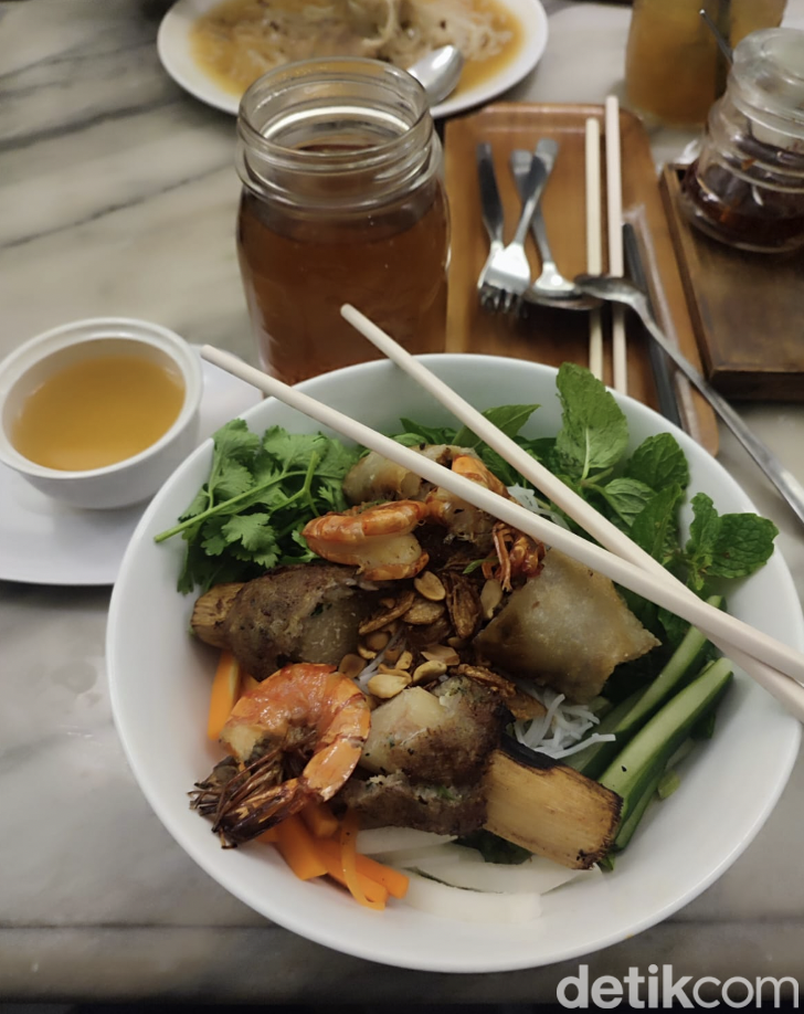 Bun Cha Gio, Menu Vietnam Pilihan Obama yang Ternyata Mirip Asinan