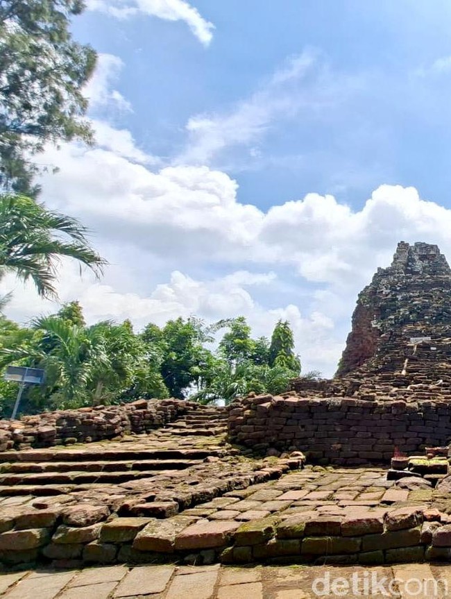 Potret  Candi Lor Nganjuk