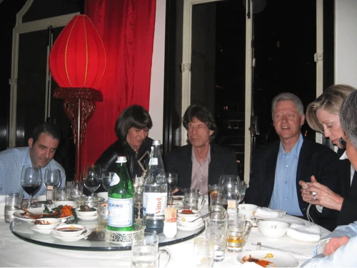 Foto dari Epstein Files yang diungkap oleh U.S. Department of Justice. Data-data dari Epstein Files bisa diakses bebas via situs resmi justice.gov/epstein.
