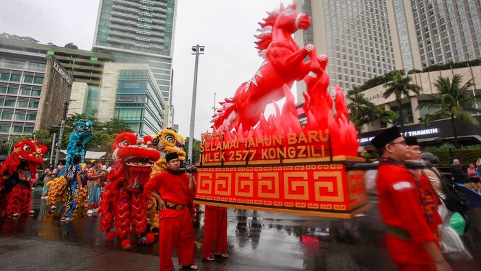Jakarta Penuh Warna, Pawai Barongsai Ramaikan Bundaran HI