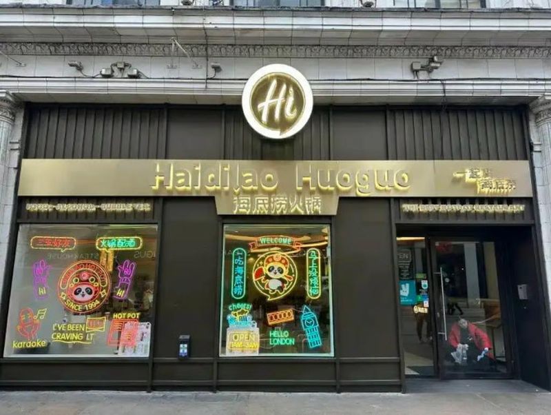 Dari Pelayan ke CEO, Ini Kisah Sukses Petinggi Restoran Hotpot Haidilao