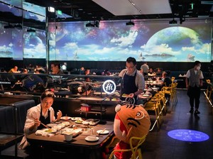 Dari Pelayan ke CEO, Ini Kisah Sukses Petinggi Restoran Hotpot Haidilao