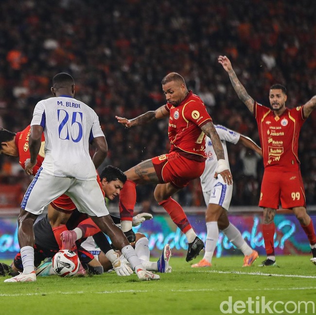 Macan Kemayoran Tumbang di GBK, Arema FC Menang 2-0