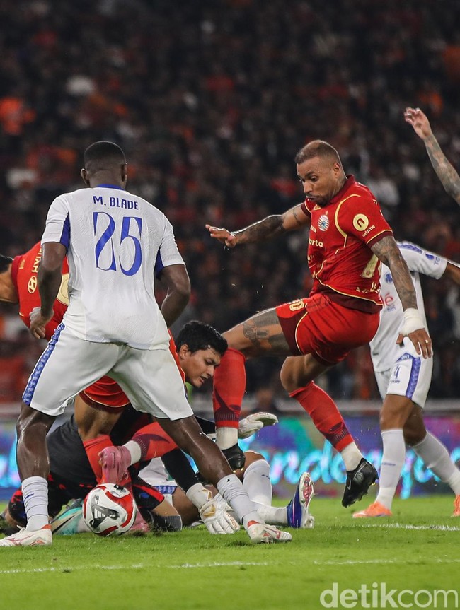 Macan Kemayoran Tumbang di GBK, Arema FC Menang 2-0
