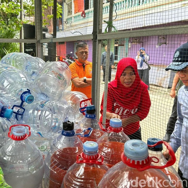 Menteri Lingkungan Hidup Kunjungi Kampung Pancasila di Wonokromo