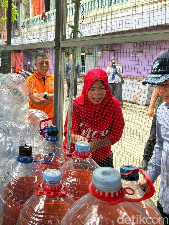 Menteri Lingkungan Hidup Kunjungi Kampung Pancasila di Wonokromo