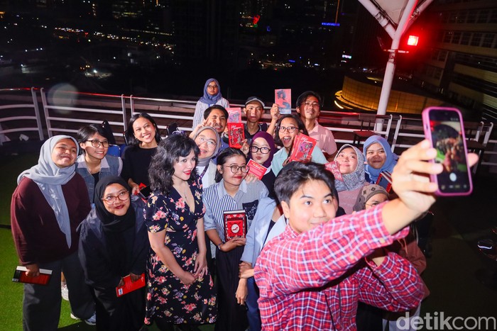 Novelis Intan Paramaditha Bincang Kreatif di Kantor detikcom