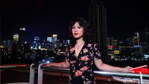 Karya-karya Intan Paramaditha telah diterjemahkan ke dalam beberapa bahasa dan meraih PEN Translates Award di Inggris, nominasi Stella Prize di Australia, dan sastra prosa terbaik Majalah Tempo di Indonesia. (Foto: Najm Dhiaulhaq/ detikFOTO)