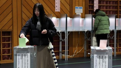 Pemilu Jepang Digelar, Pemilih Berkostum Kimono Jadi Sorotan