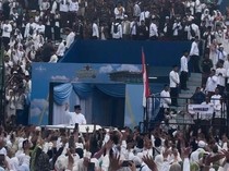 Prabowo Hadiri Acara 1 Abad NU di Malang, Disambut Ribuan Jemaah