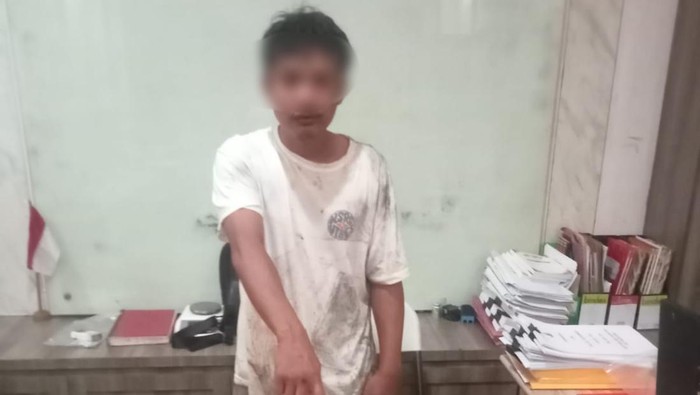 Aksi Nekat Pengedar Telan Seplastik Sabu Saat Digerebek Polisi