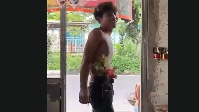 Polrestabes Makassar Buru Pria Viral Pamer Busur Panah di Pinggang