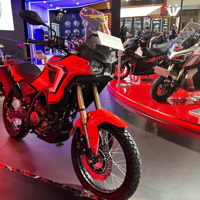 Mirip Africa Twin, Ini Penampakan Motor Petualang Murah Buatan China