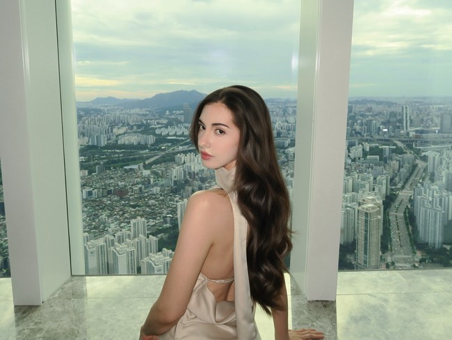 Menurut Rachel, menjadi pacar rahasia jauh lebih berat secara emosional daripada yang diduga banyak orang. Ia mengaku terbebani karena harus sembunyi-sembunyi bahkan mendapat ancaman. Foto: Instagram @rachelheheh