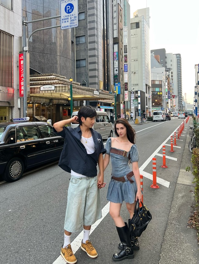 Rachel menceritakan bahwa jadwal J.Heart yang padat, sering pergi ke luar negeri karena pekerjaannya yang menambah tekanan pada hubungan mereka.  Foto: Instagram @rachelheheh