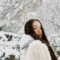 Pengakuan jujur Rachel pun menarik perhatian karena menyoroti realitas yang kurang glamor tentang dipacari idol. Hal tersebut berbeda dari fantasi romantis yang sering dibayangkan penggemar. Foto: Instagram @rachelheheh