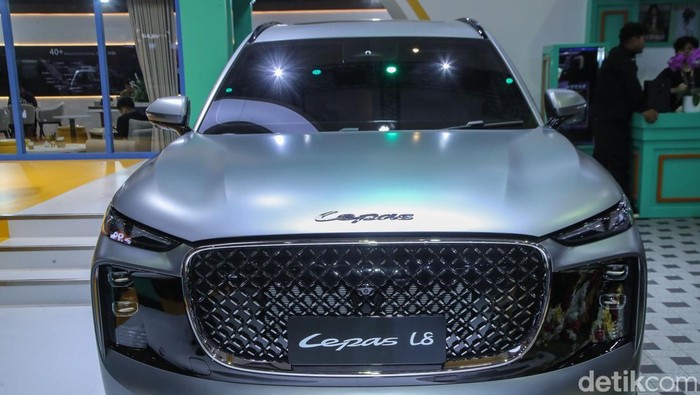 Produsen otomotif Lepas resmi memperkenalkan mobil listrik konsep E4 pada ajang Indonesia International Motor Show (IIMS) 2026. Peluncuran ini menjadi momen penting karena Lepas E4 tampil perdana secara global di Indonesia sekaligus menandai kehadiran SUV listrik murni pertama dari Lepas.
