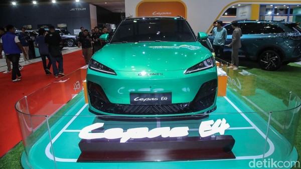 Tampil Perdana Secara Global, Lepas Kenalkan Mobil Listrik E4