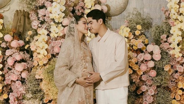 Potret Cantik Alyssa Daguise Tasyakuran 7 Bulanan Kehamilan, Pakai Gamis Mewah