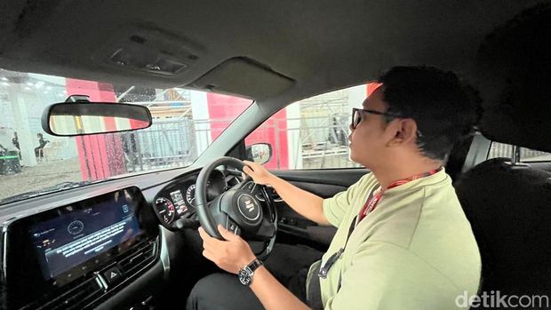Test Drive Suzuki Fronx GX di IIMS 2026.