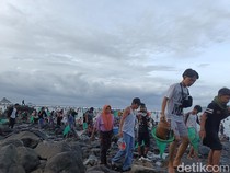 Minim Hasil Tangkapan Saat Puncak Bau Nyale, Warga Lombok Kecewa